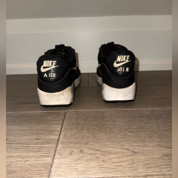 Nike Womens Air Max 90 Essential 'Black Wolf Grey' - Picture 8 of 8